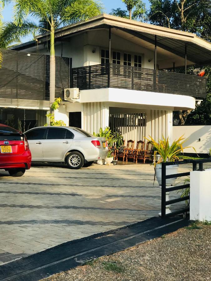 Pinidiya Resort Anuradhapura Buitenkant foto