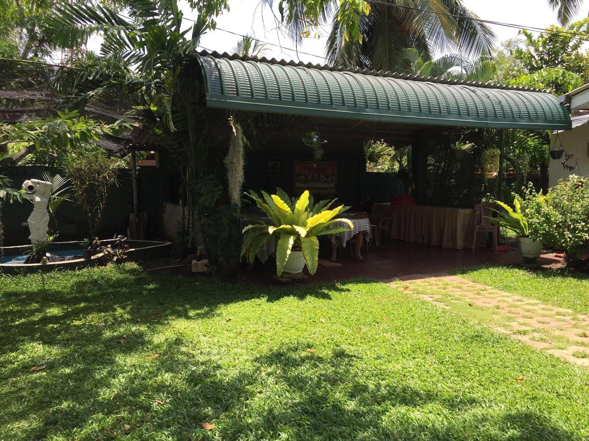 Pinidiya Resort Anuradhapura Buitenkant foto